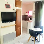 Coquet Classe Deux Etoiles, Balcon Avec Table, Et Wifi 公寓 格雷乌莱班