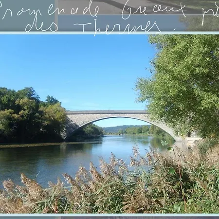 Apartmán Coquet Classe Deux Etoiles, Balcon Avec Table, Et Wifi Gréoux-les-Bains