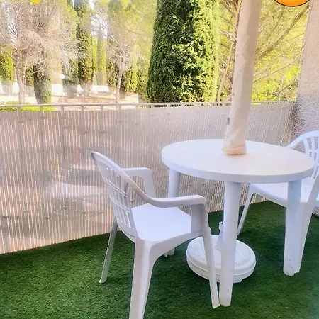 Coquet Classe Deux Etoiles, Balcon Avec Table, Et Wifi *