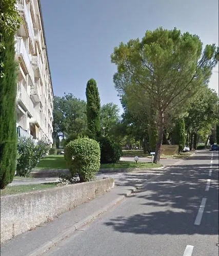 Apartment Coquet Classe Deux Etoiles, Balcon Avec Table, Et Wifi Greoux-les-Bains