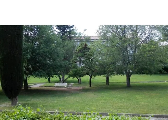 Coquet Classé Deux étoiles, Balcon Avec Table, Et Wifi Appartement *