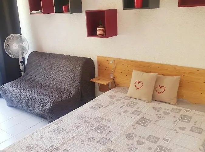 Coquet Classe Deux Etoiles, Balcon Avec Table, Et Wifi *