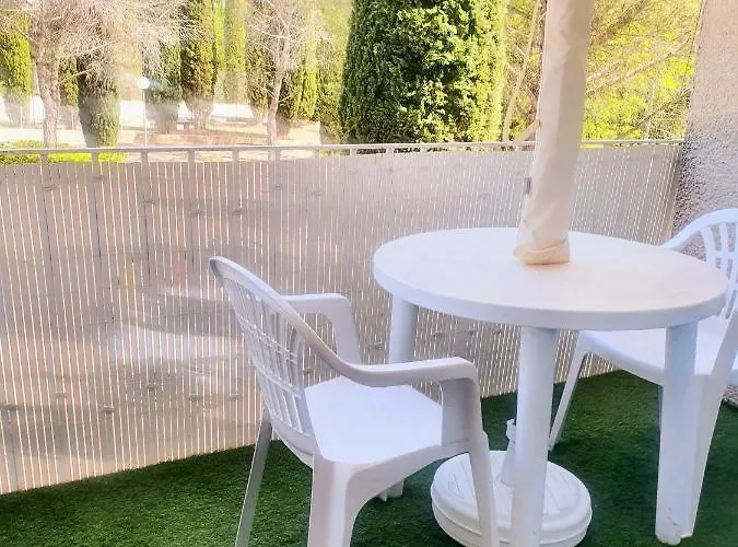 Coquet Classe Deux Etoiles, Balcon Avec Table, Et Wifi *